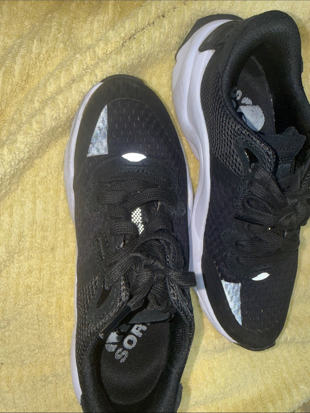 Sorel kinetic sneakers.  Size 7 

With l 3 times.  Great condition.